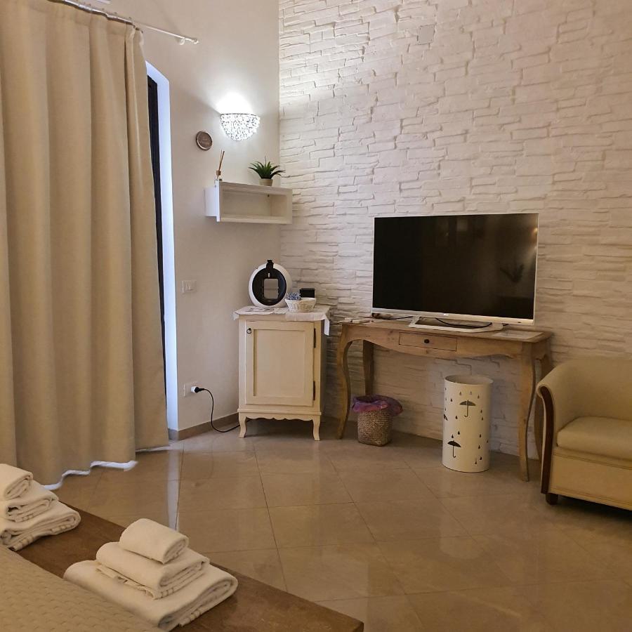 White Suite Polignano 08 폴리나노 아마레 외부 사진
