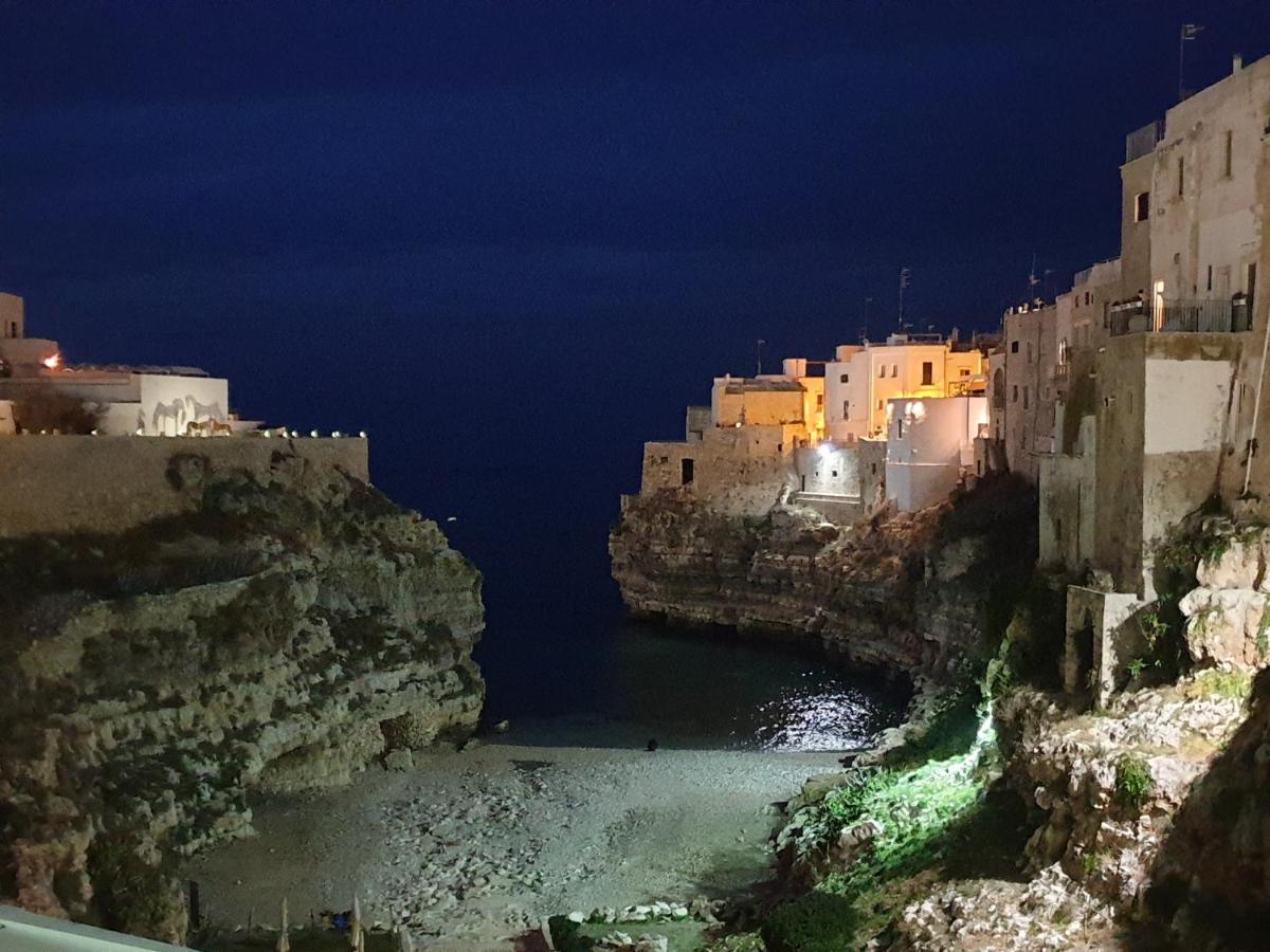 White Suite Polignano 08 폴리나노 아마레 외부 사진
