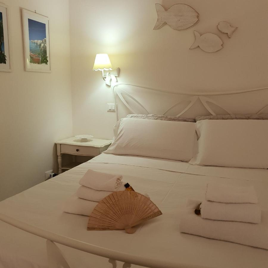 White Suite Polignano 08 폴리나노 아마레 외부 사진